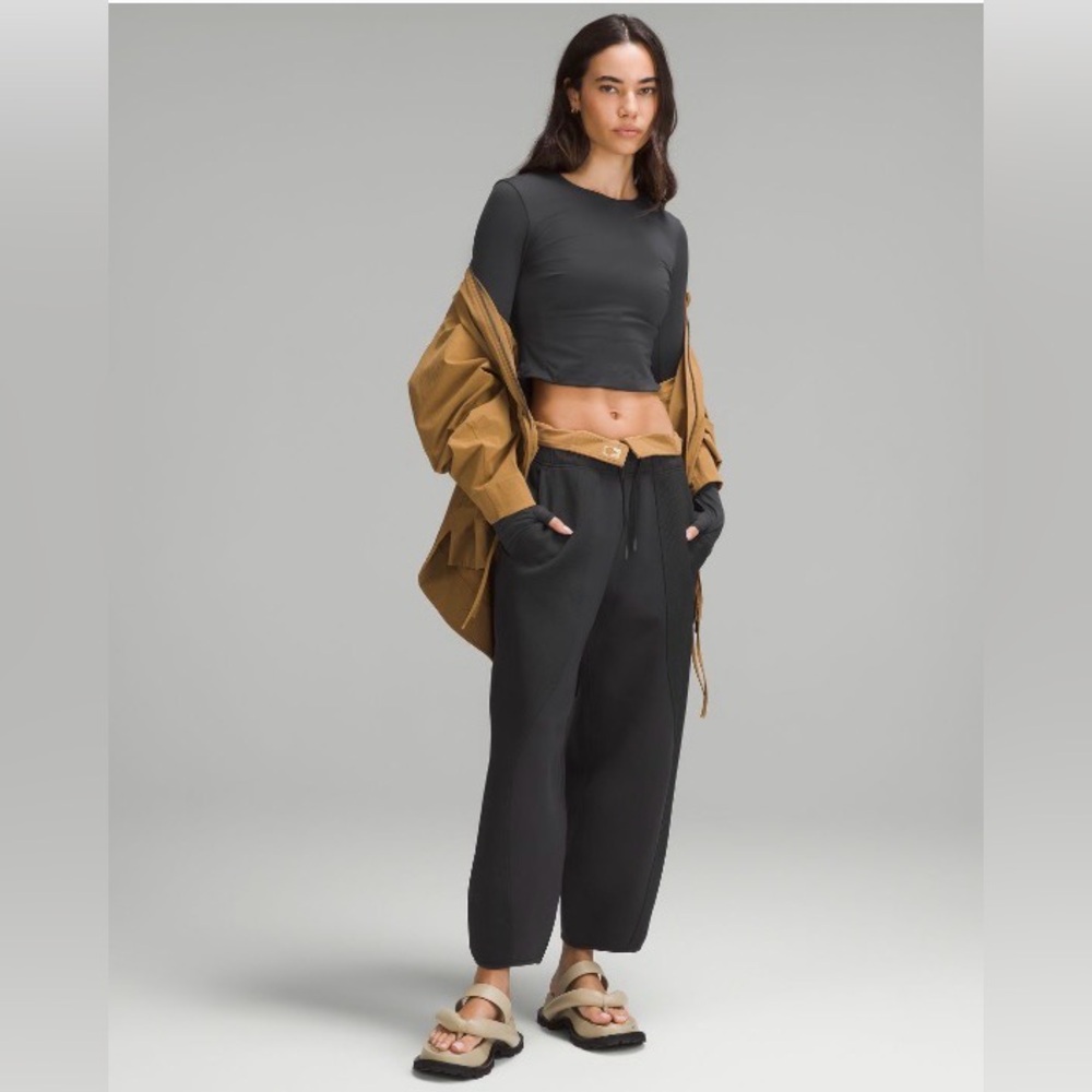 NWT Lululemon Cropped Longsleeve - Black - Size M